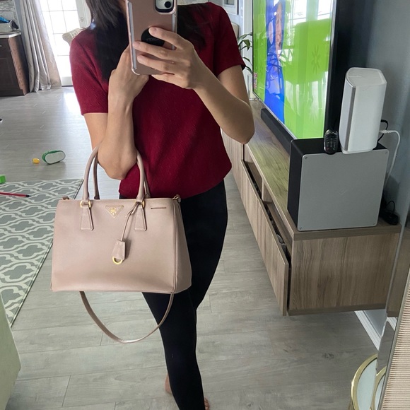 ✨TRADED✨Prada Saffiano Lux Tote - Picture 8 of 8